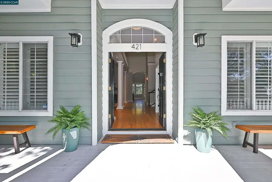 421 Twin Oaks Ln, Walnut Creek, CA 94596 - Image #2