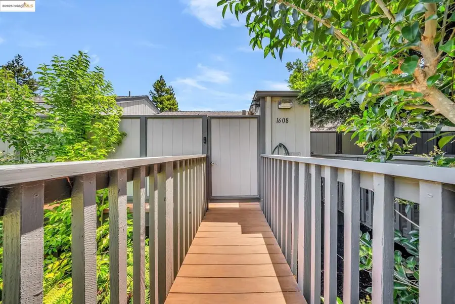 1608 Ashwood Dr, Martinez, CA 94553 - Image #3