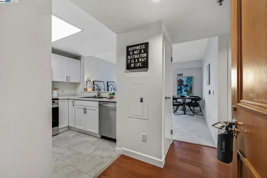 988 Franklin St #312, Oakland, CA 94607 - Image #2