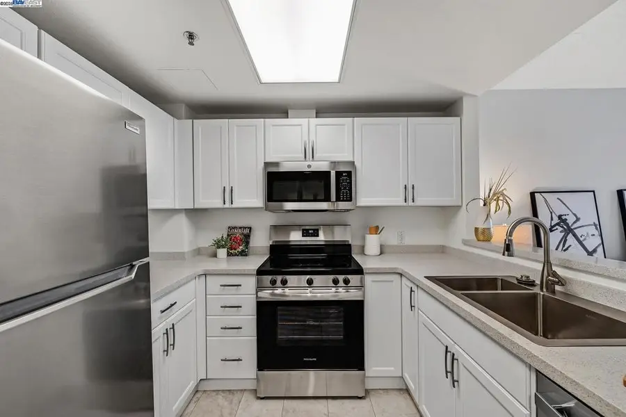 988 Franklin St #312, Oakland, CA 94607 - Image #3