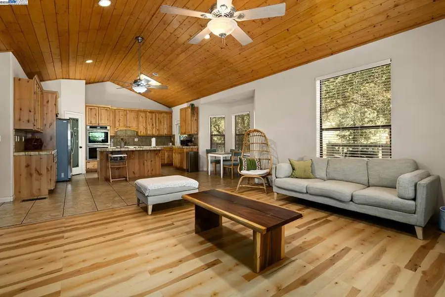 2048 Woodland Dr, Pine Mountain Club, CA 93222 - Image #3