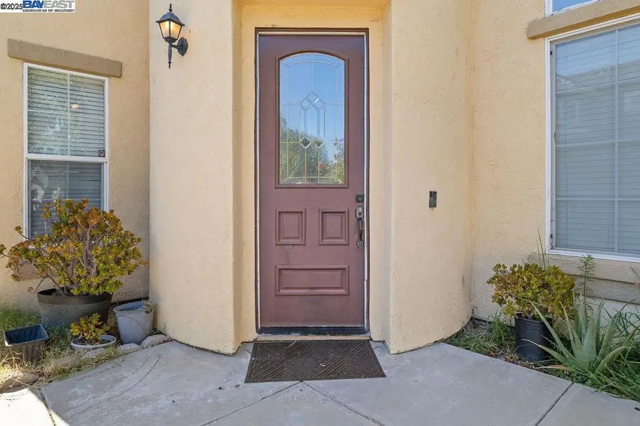 907 Maggiore Lane, Manteca, CA 95337 - Image #3