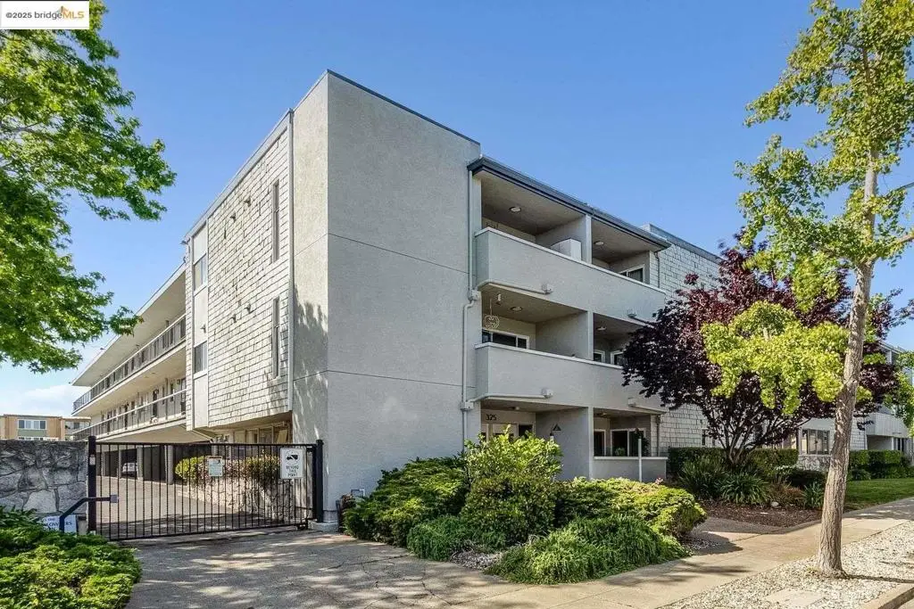 325 Kitty Hawk Rd #UNIT 207, Alameda, CA 94501 - Image #1
