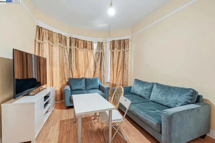 2530 Market St, Oakland, CA 94607 - Image #2