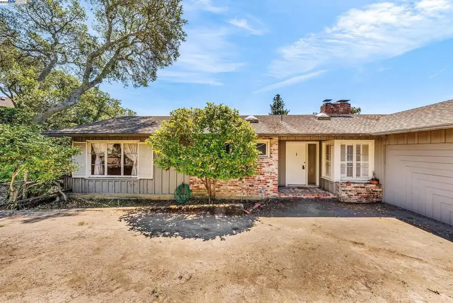 75 Hillcrest Rd, Mill Valley, CA 94941 - Image #2