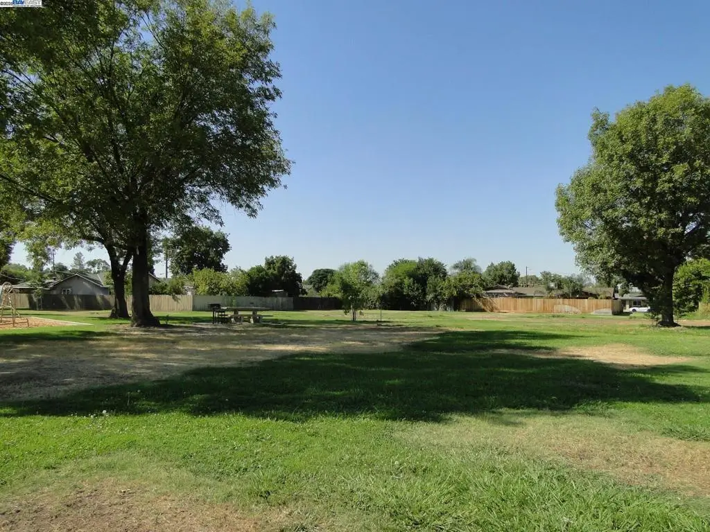 130 Mcgregor St, Merced, CA 95341 - Image #1
