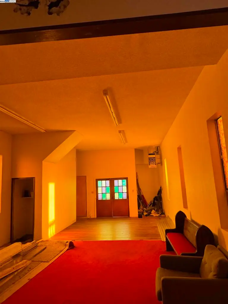 1124 63rd Street, Oakland, CA 94608 - Image #3