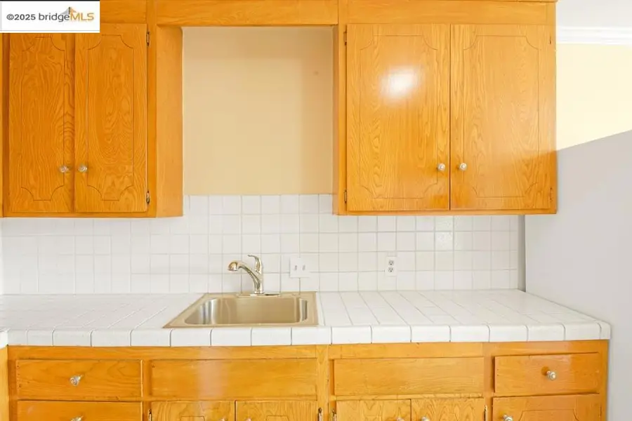 7940 Bancroft Avenue, Oakland, CA 94605 - Image #3