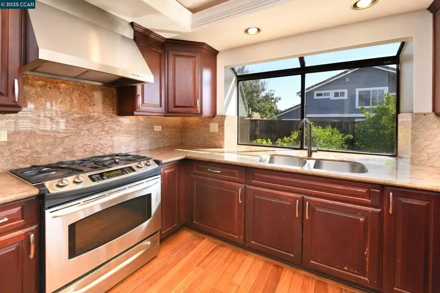 319 Oak Glen Ct, Martinez, CA 94553 - Image #2