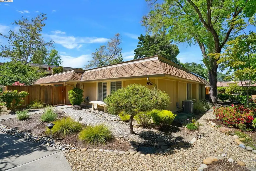 2217 Ptarmigan Dr #2, Walnut Creek, CA 94595 - Image #1