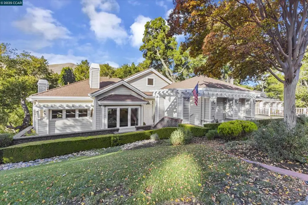 31 Merrill Cir S, Moraga, CA 94556 - Image #1