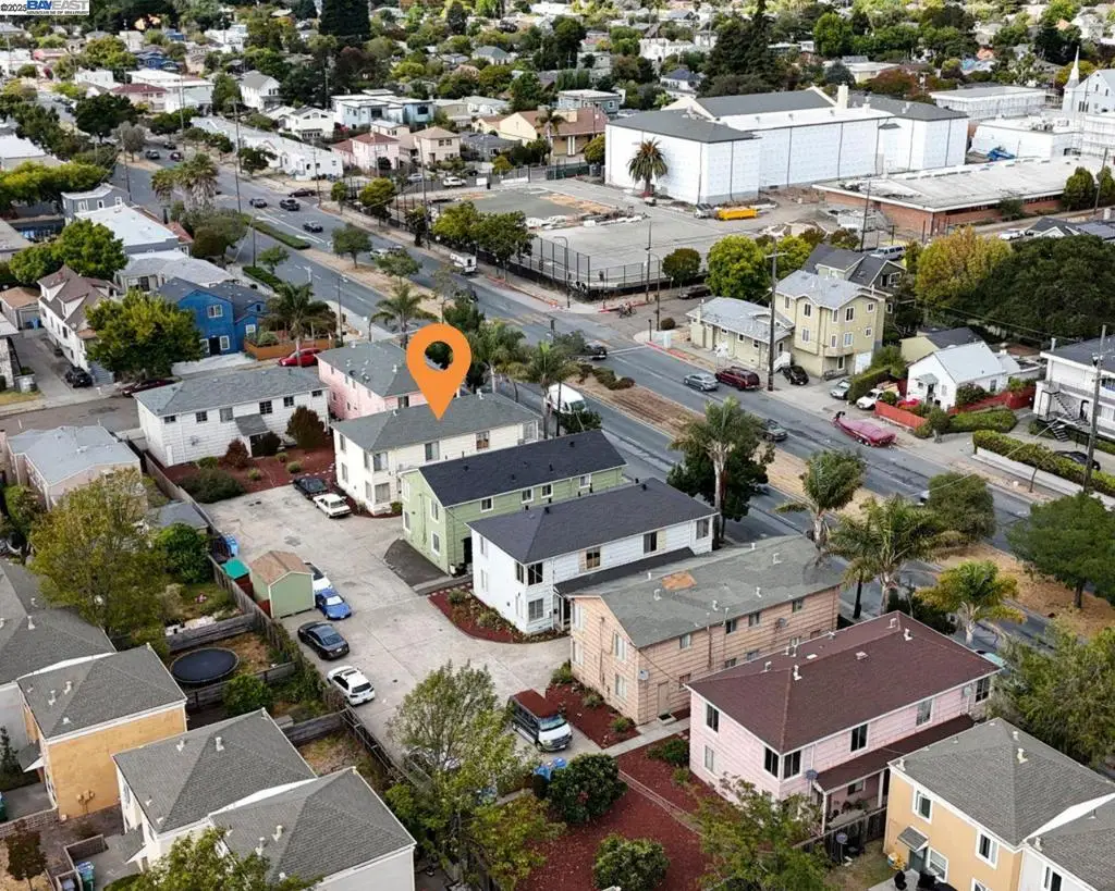 2758 Sacramento St, Berkeley, CA 94702 - Image #1