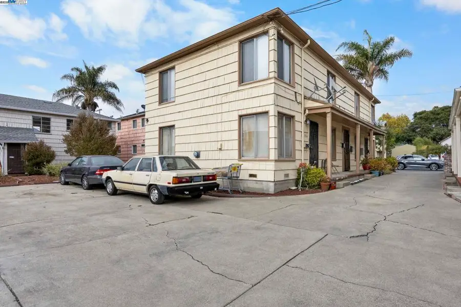 2758 Sacramento St, Berkeley, CA 94702 - Image #2