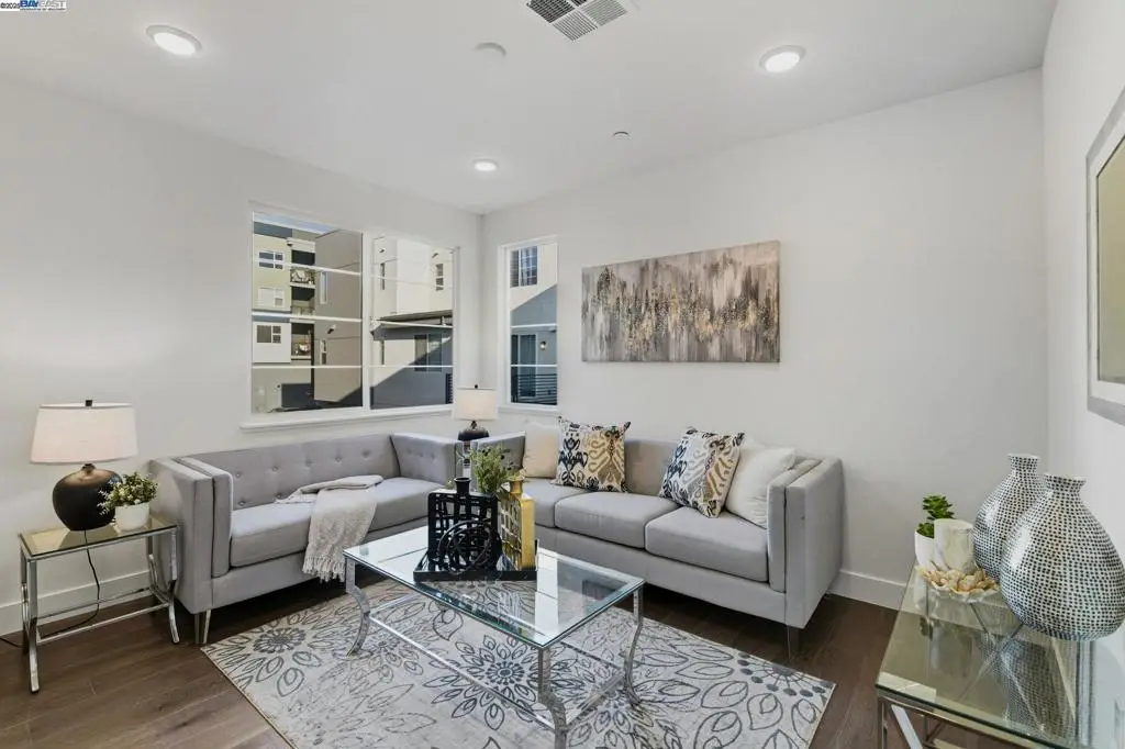 29322 Hub Ln, Hayward, CA 94544 - Image #1