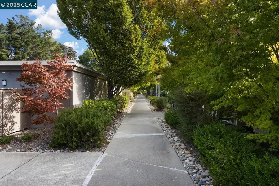 1816 Golden Rain Rd #13, Walnut Creek, CA 94595 - Image #3