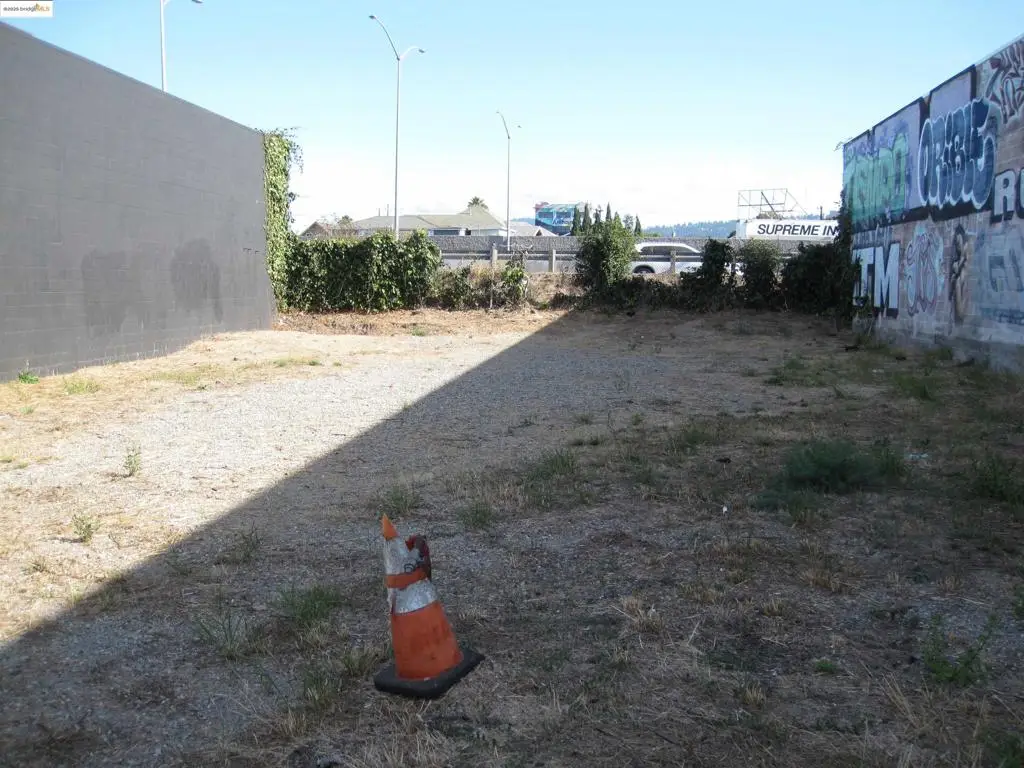 2754 E 7th St, Oakland, CA 94601 - Image #1