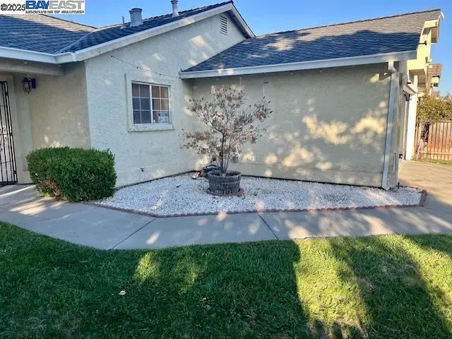 1201 Xandria Drive, Sacramento, CA 95838 - Image #3