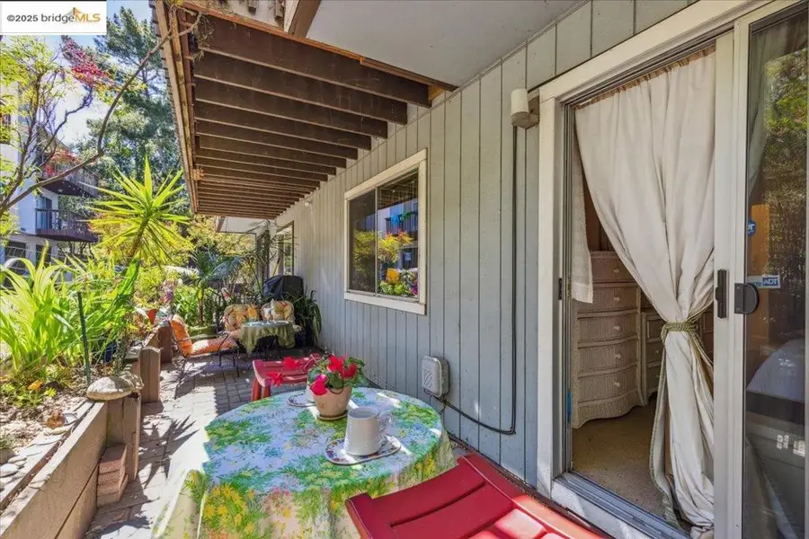 7400 Mountain Blvd #11, Oakland, CA 94605 - Image #2