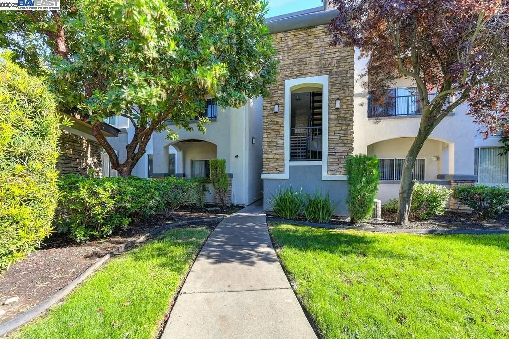 701 Gibson Dr #1712, Roseville, CA 95678 - Image #1