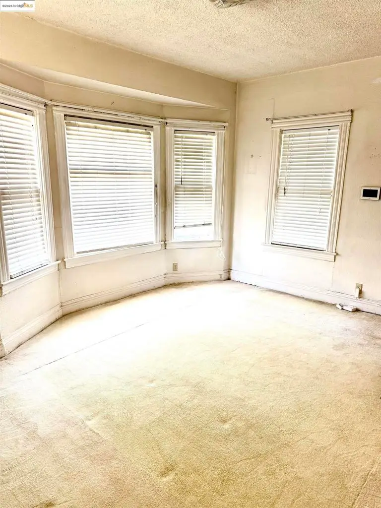 2823 S La Salle Ave, Los Angeles, CA 90018 - Image #2