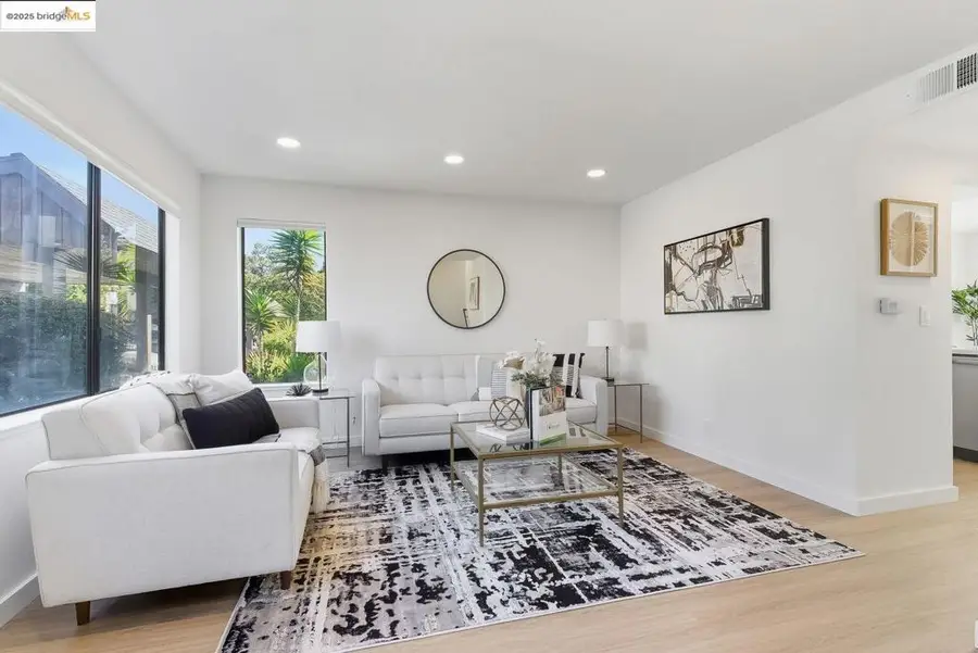 9737 Hillgrade Ct, Oakland, CA 94603 - Image #3