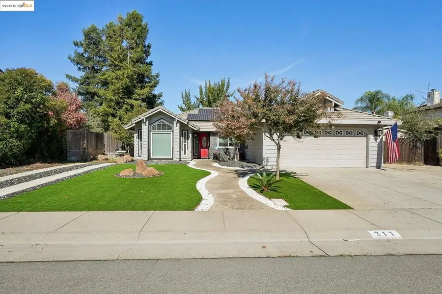 217 Sandpiper Dr, Galt, CA 95632 - Image #2