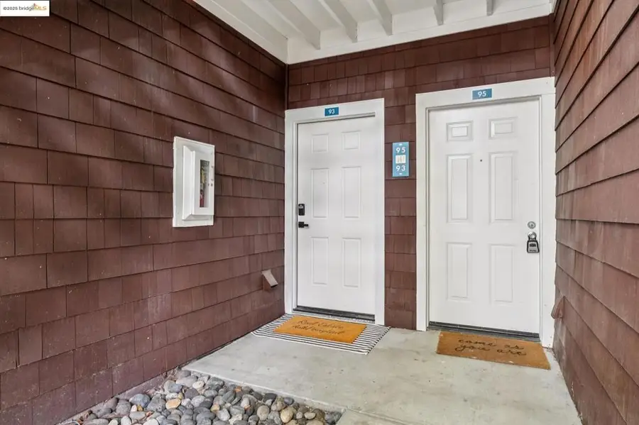 93 Bayside Ct, Richmond, CA 94804 - Image #2