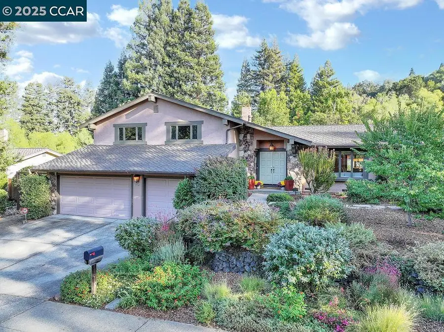 916 Calle Verde, Martinez, CA 94553 - Image #2