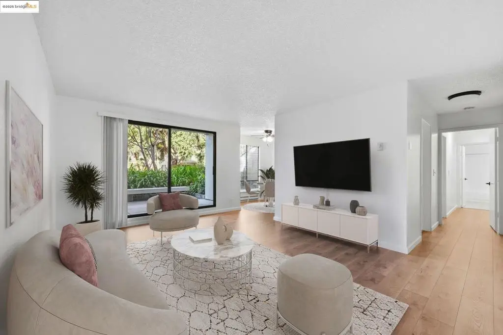 4 Admiral Drive #226, Emeryville, CA 94608 - Image #1