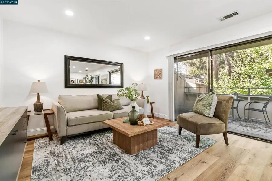 2145 Northwood Cir #B, Concord, CA 94520 - Image #3