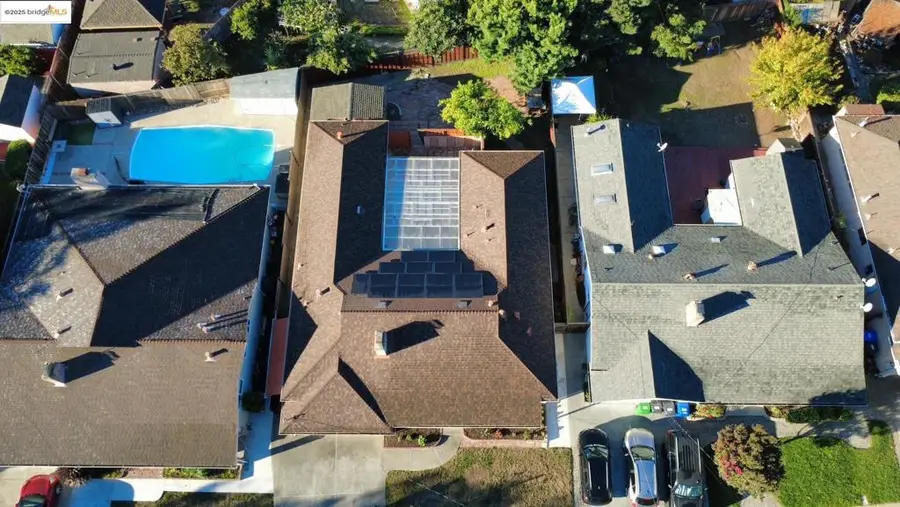 17453 Via Valencia, San Lorenzo, CA 94580 - Image #3