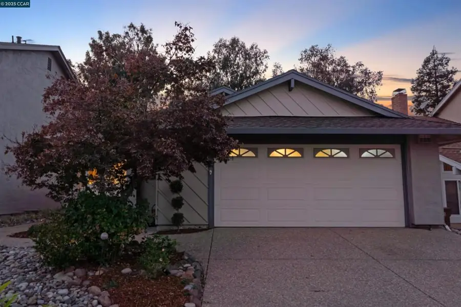 4962 Shadowfalls Dr, Martinez, CA 94553 - Image #3