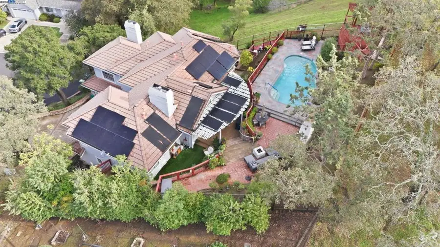 1031 Millbrook Court, Walnut Creek, CA 94598 - Image #2