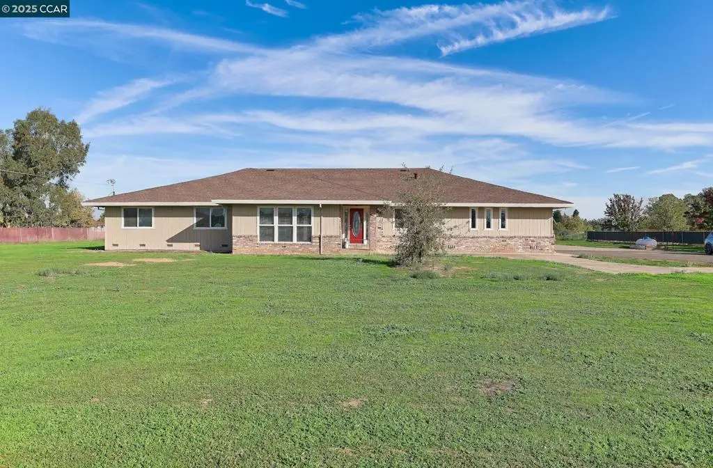 8439 Bader Rd, Elk Grove, CA 95624 - #1