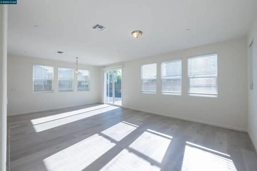 121 Caravaggio Cir, Sacramento, CA 95835 - Image #2