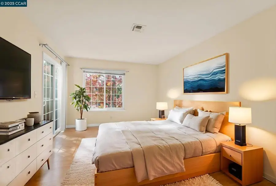 560 Canyon Oaks #H, Oakland, CA 94605 - Image #3