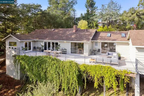 11 Los Dedos Rd, Orinda, CA 94563