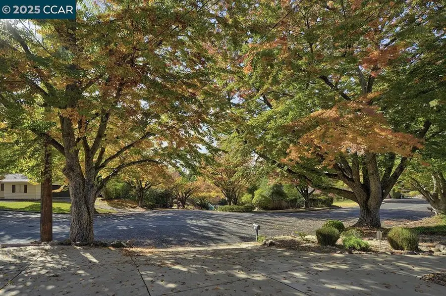 14 Huntoon Ct, Walnut Creek, CA 94596 - Image #2