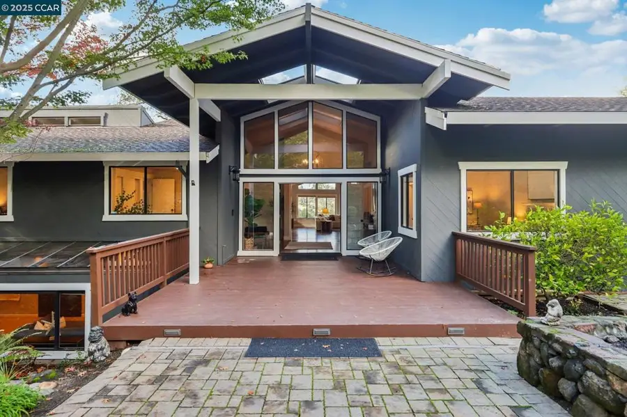 858 Mountain View Dr, Lafayette, CA 94549 - Image #2