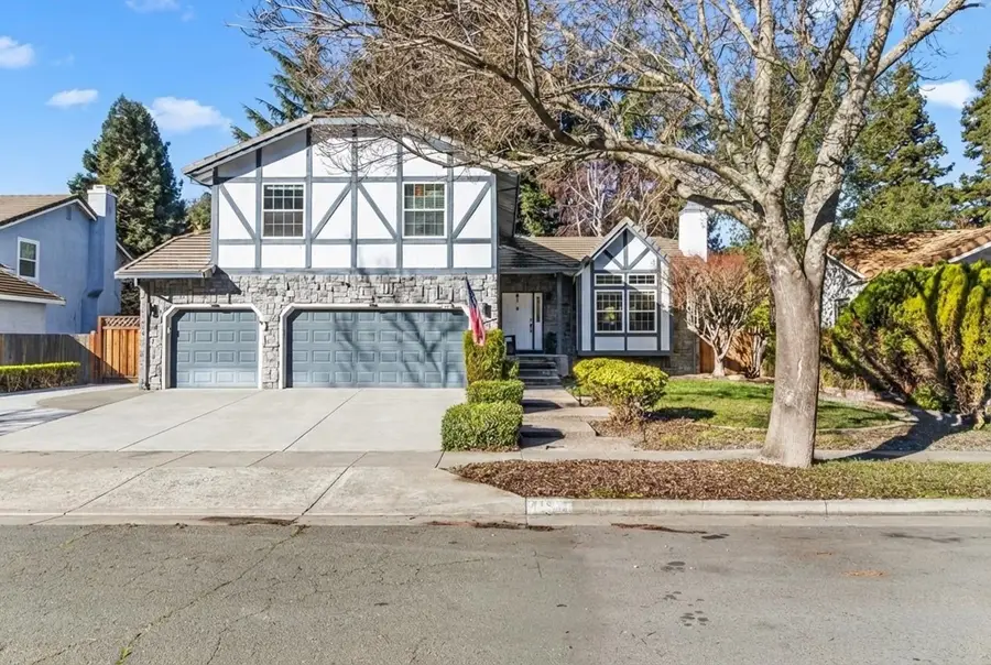 415 415 Oakwood Cir, Fairfield, CA 94534 - #2