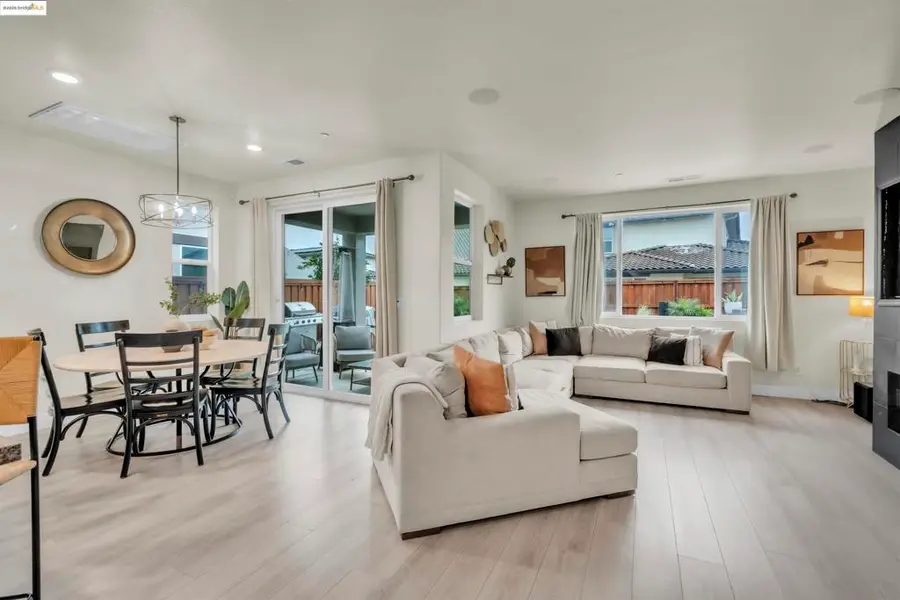 16977 Bach Dr, Lathrop, CA 95330 - Image #2