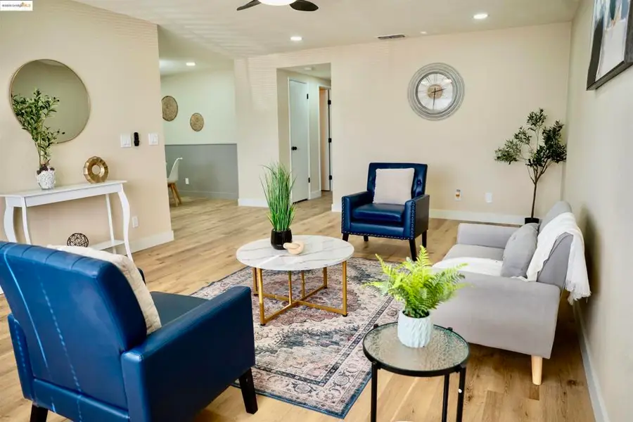 703 Prospector Dr, Stockton, CA 95210 - Image #2