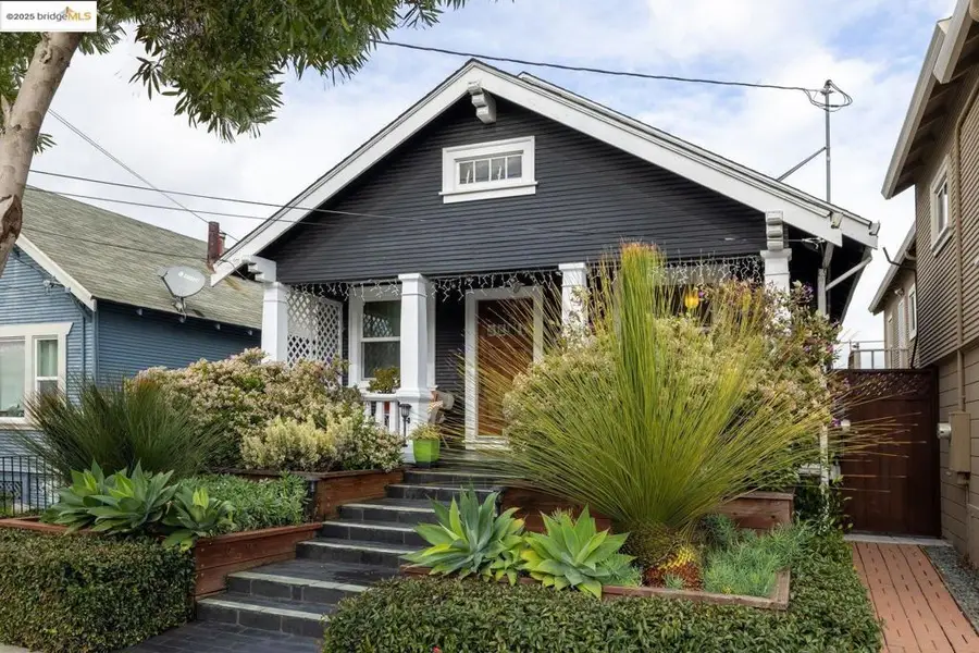 1076 61st St, Oakland, CA 94608 - #2