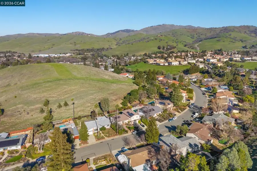 139 Regency Dr, Clayton, CA 94517 - Image #3