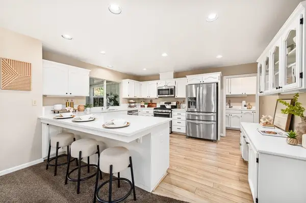 297 Del Valle Ct, Pleasanton, CA 94566