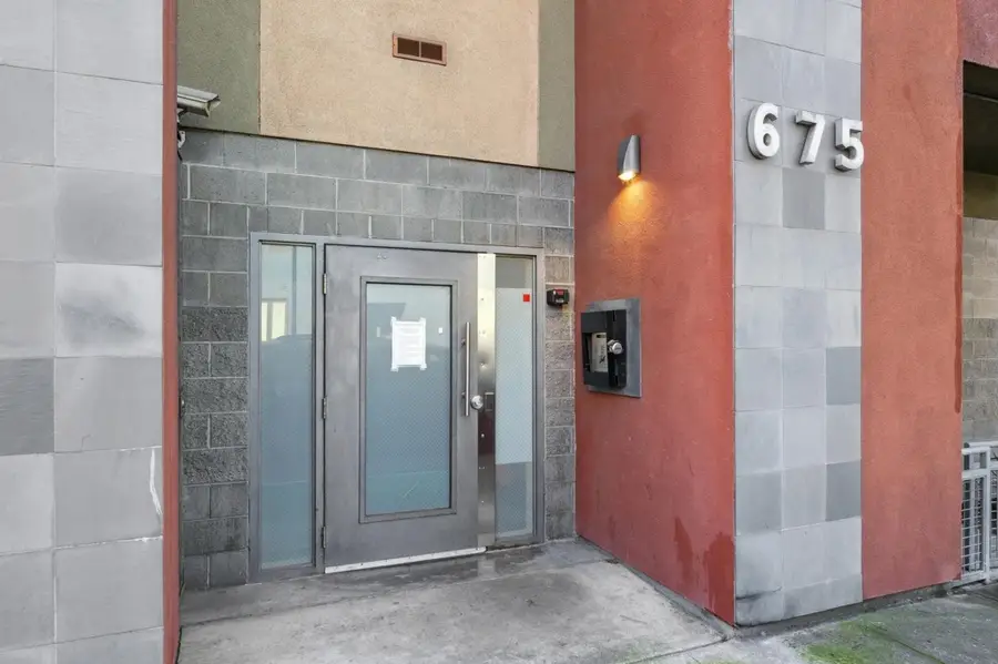 675 8th St #10, Oakland, CA 94607 - Image #3