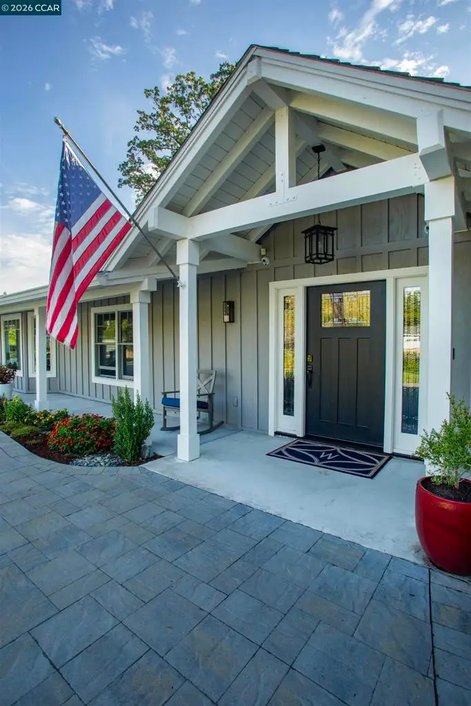 2104 Stewart Ave, Walnut Creek, CA 94596 - Image #2