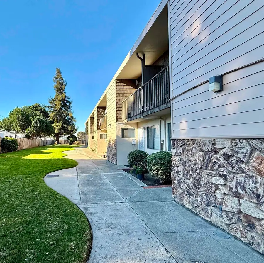 21371 21371 Garden Ave, Hayward, CA 94541 - Image #2