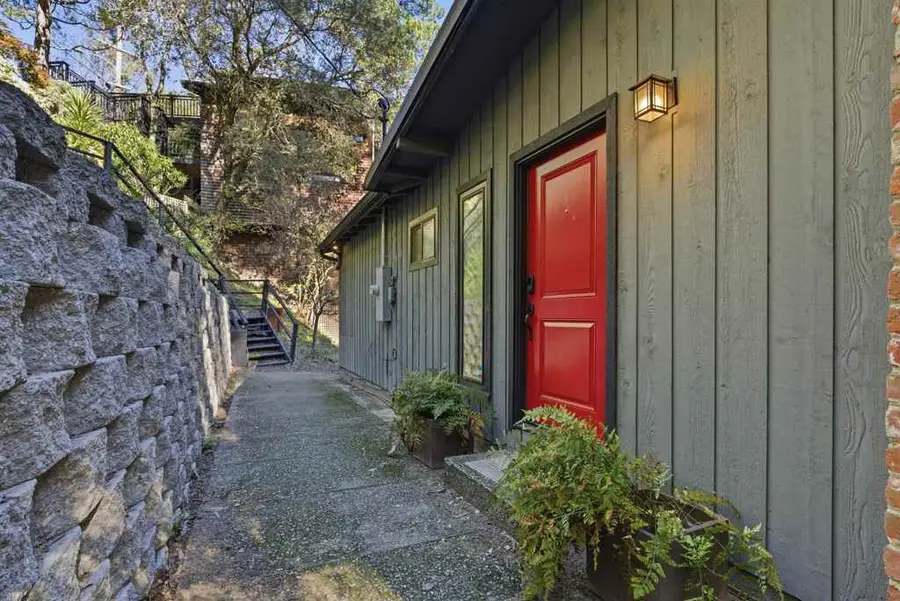 6416 Valley View Rd, Oakland, CA 94611 - Image #3