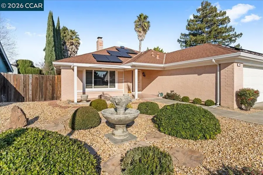 106 Oakmeade Ct, Vacaville, CA 95687 - #2